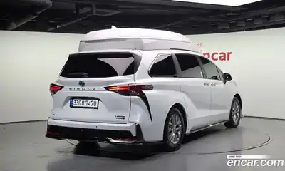 Toyota Sienna 2023 2.5 Автомат в Москве № 199574, миниатюра 2