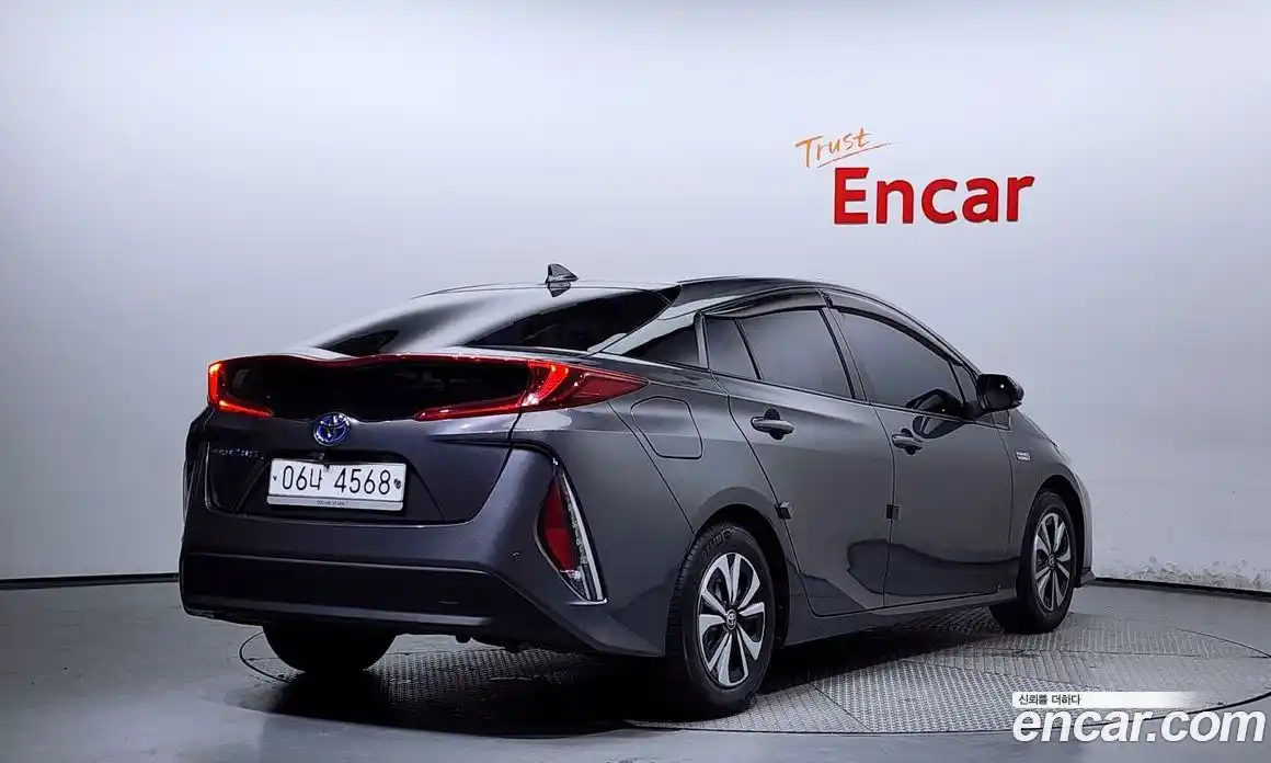 Toyota Prius 2018 1.8 Автомат в Москве № 199679, фото 12