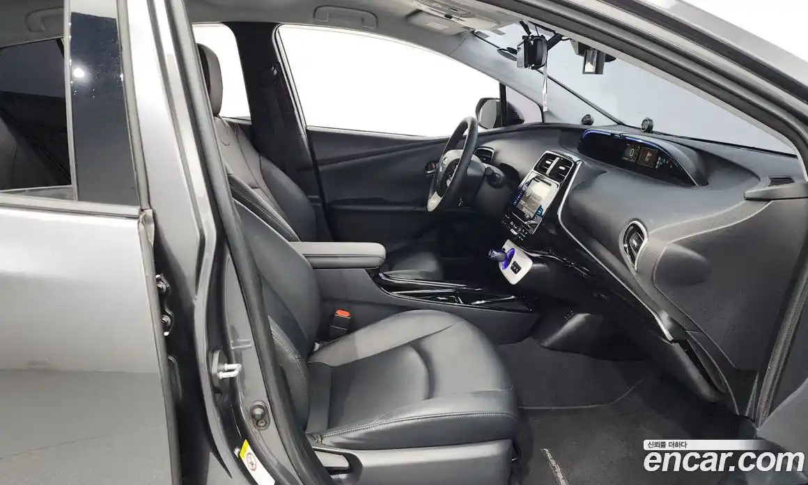 Toyota Prius 2018 1.8 Автомат в Москве № 199679, фото 14