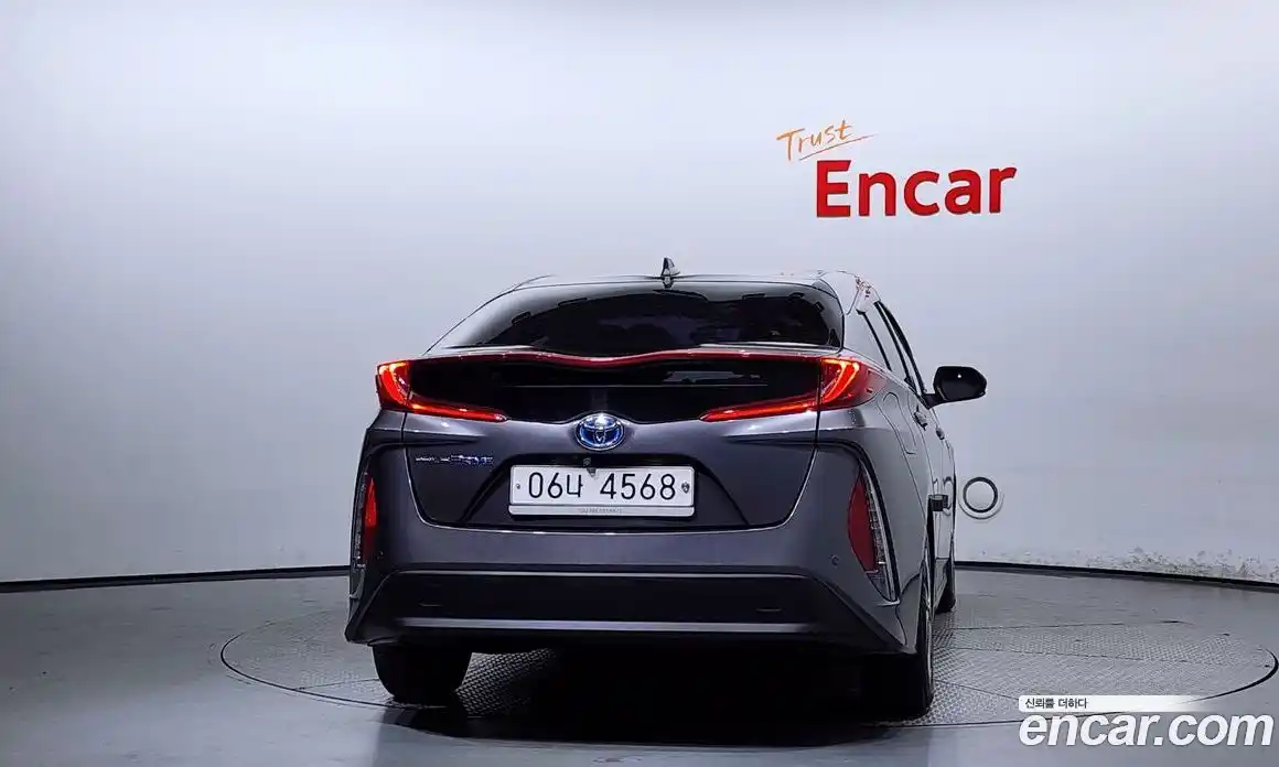 Toyota Prius 2018 1.8 Автомат в Москве № 199679, фото 6