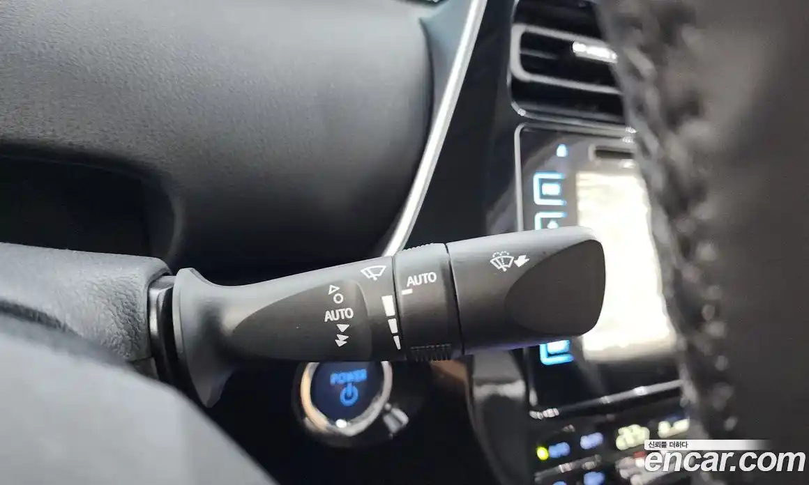 Toyota Prius 2018 1.8 Автомат в Москве № 199679, фото 9