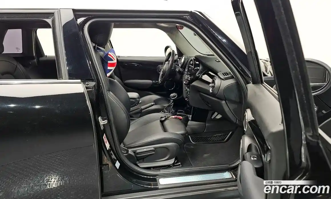 Mini Cooper 2016 1.5 Автомат в Москве № 207479, фото 11