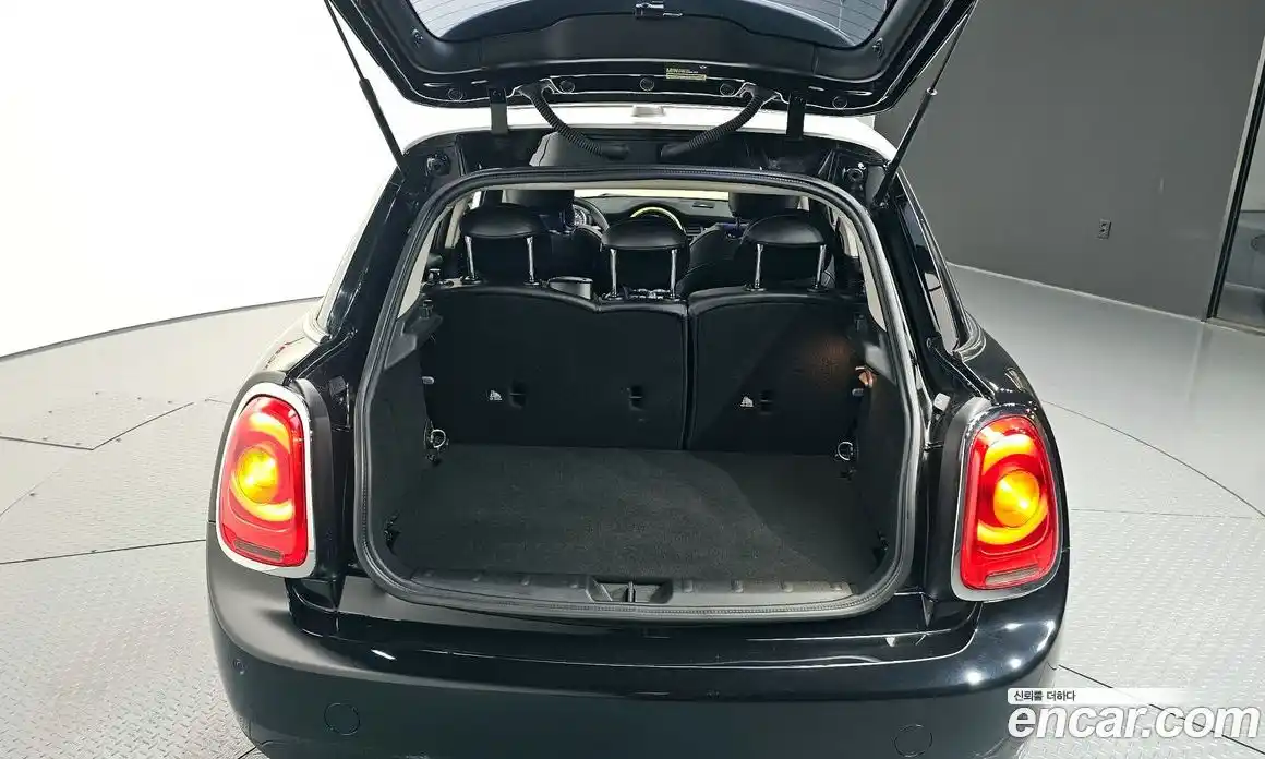 Mini Cooper 2016 1.5 Автомат в Москве № 207479, фото 15