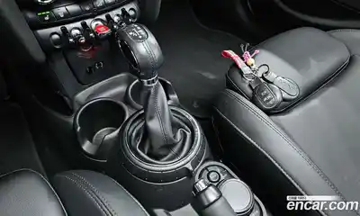 Mini Cooper 2016 1.5 Автомат в Москве № 207479, миниатюра 8