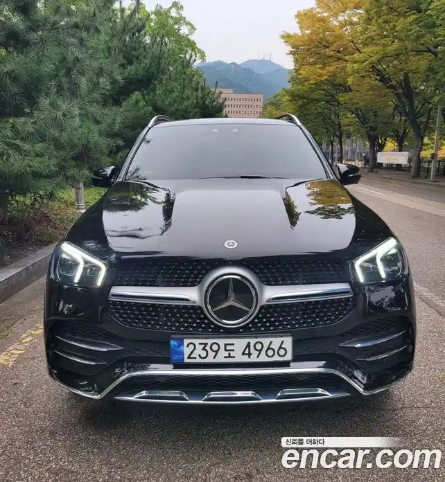 Mercedes-Benz GLE-Class 2023 3.0 Автомат в Москве № 207586, фото 1