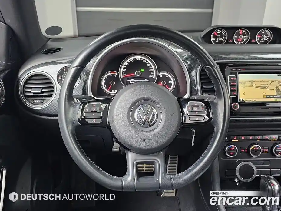 Volkswagen Beatle 2014 2.0 Автомат в Москве № 209919, фото 13