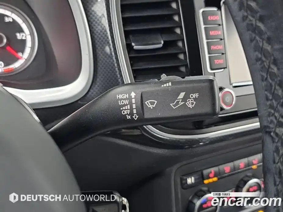 Volkswagen Beatle 2014 2.0 Автомат в Москве № 209919, фото 18