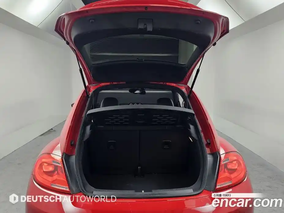 Volkswagen Beatle 2014 2.0 Автомат в Москве № 209919, фото 20