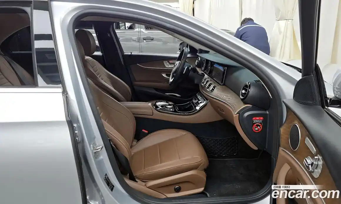 Mercedes-Benz E-Class 2018 2.0 Автомат в Москве № 212026, фото 11