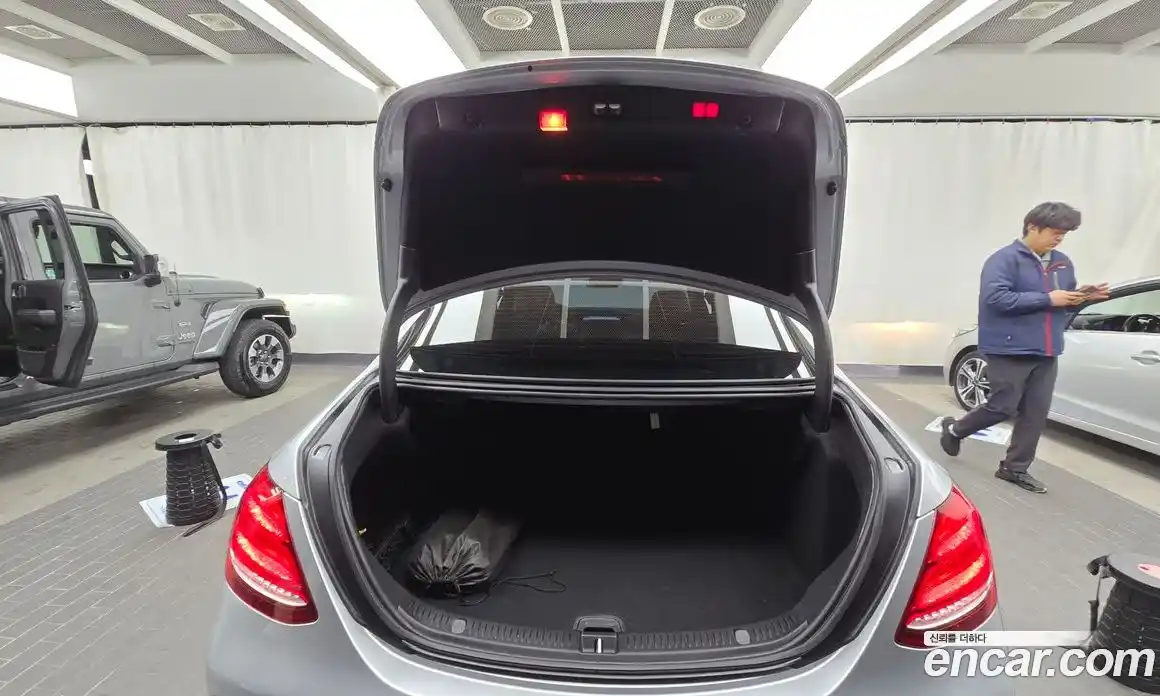 Mercedes-Benz E-Class 2018 2.0 Автомат в Москве № 212026, фото 13