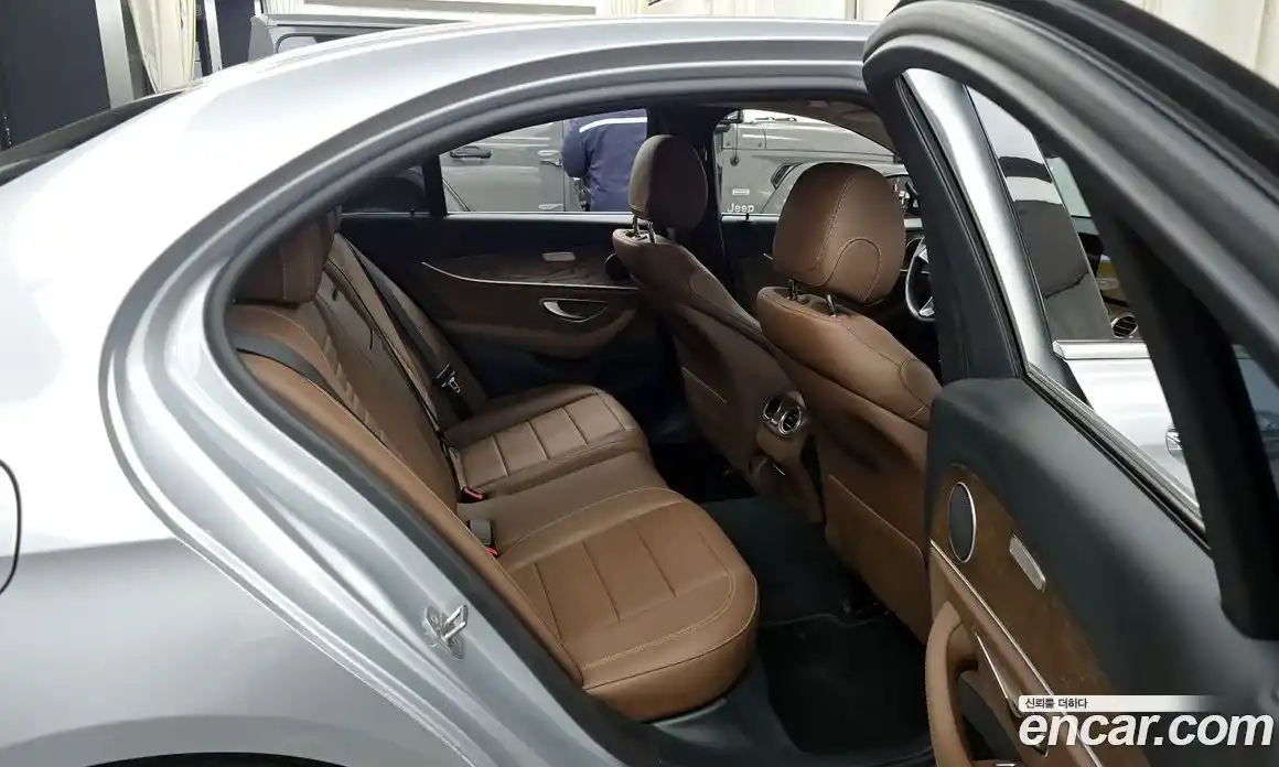 Mercedes-Benz E-Class 2018 2.0 Автомат в Москве № 212026, фото 18