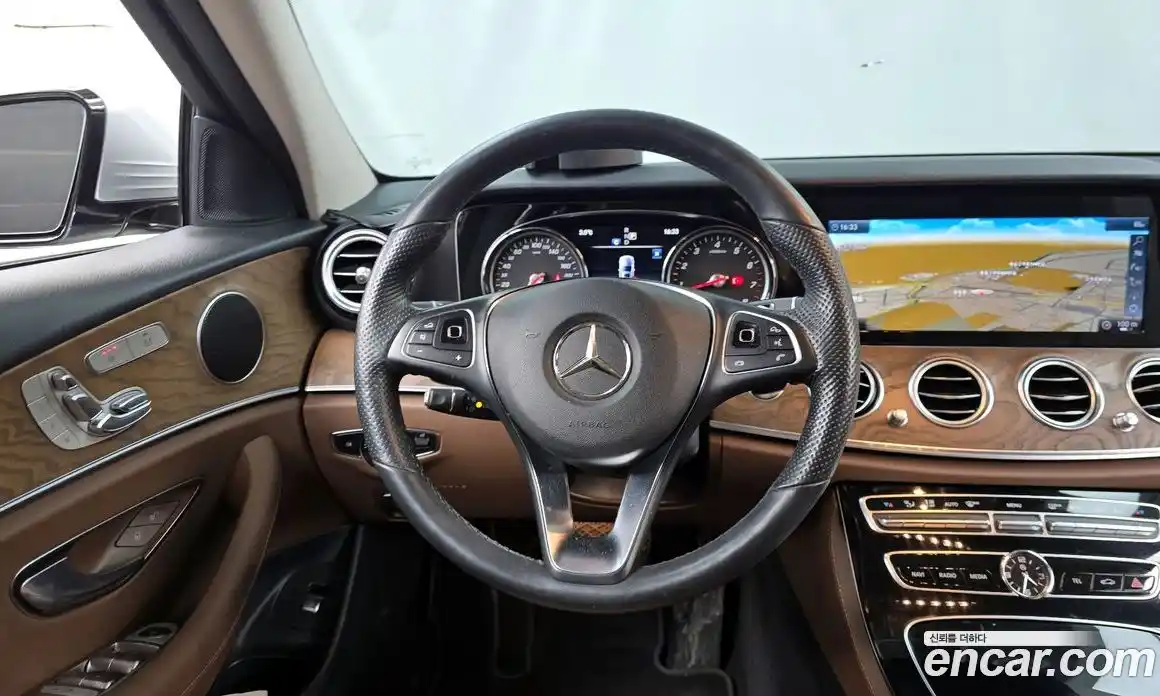 Mercedes-Benz E-Class 2018 2.0 Автомат в Москве № 212026, фото 20