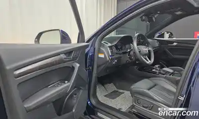 Audi Q5 2023 2.0 Автомат в Москве № 212337, миниатюра 2