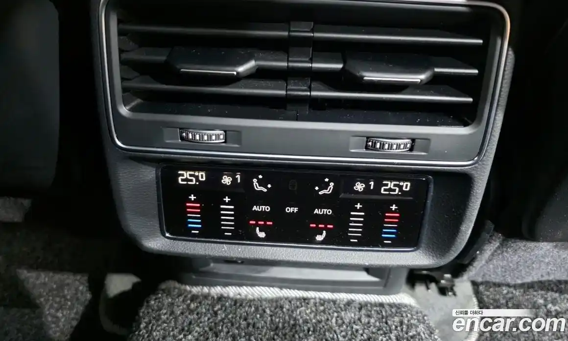 Audi Q8 2021 3.0 Автомат в Москве № 212499, фото 19