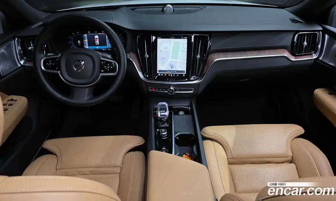 Volvo V60 2023 2.0 Автомат в Москве № 212816, фото 17