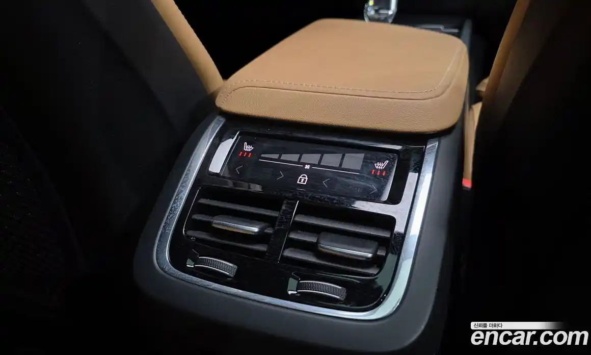 Volvo V60 2023 2.0 Автомат в Москве № 212816, фото 19