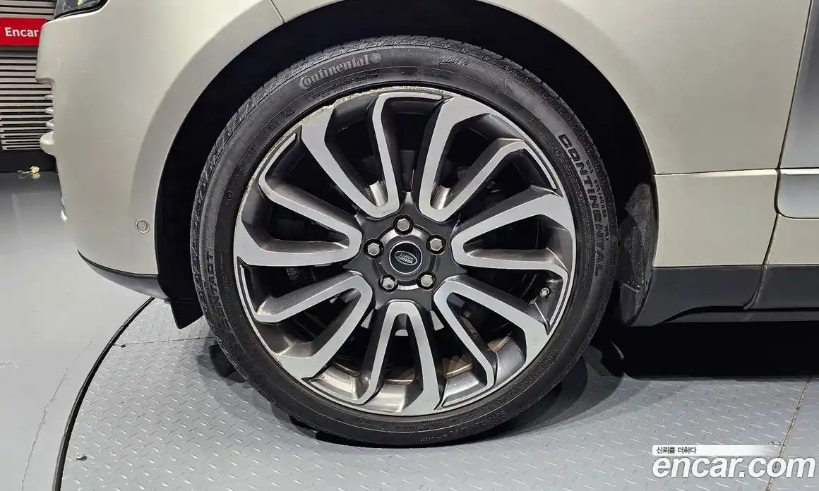 Land Rover Range-Rover 2014 5.0 Автомат в Москве № 213836, фото 1