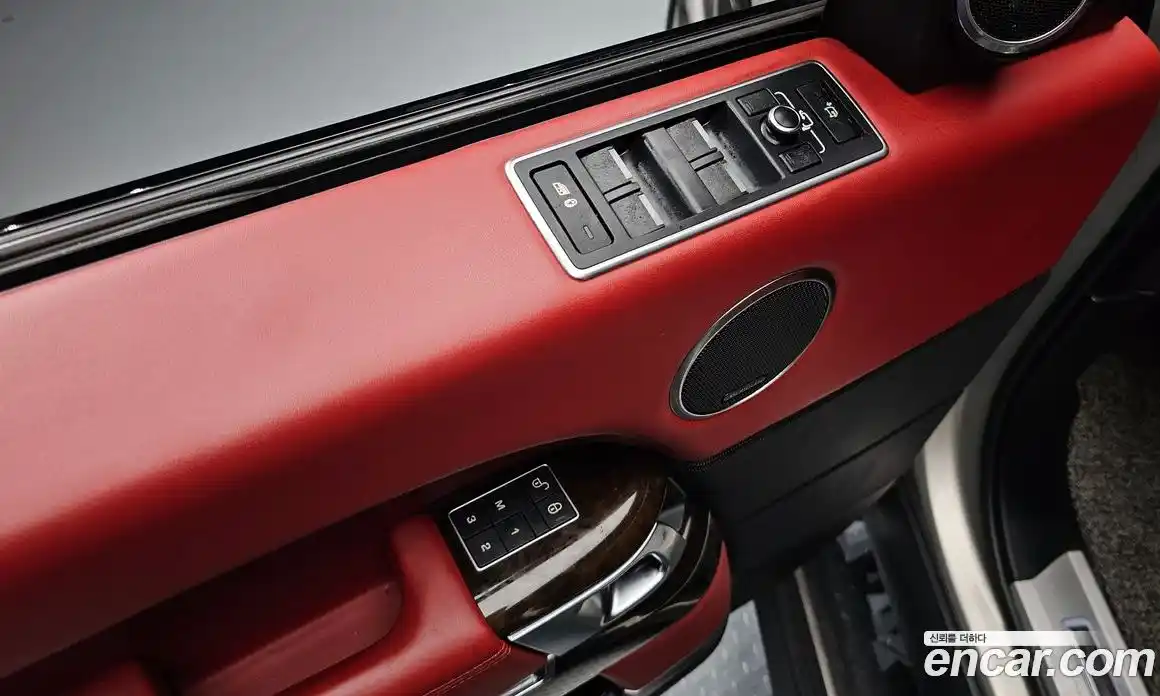 Land Rover Range-Rover 2014 5.0 Автомат в Москве № 213836, фото 13