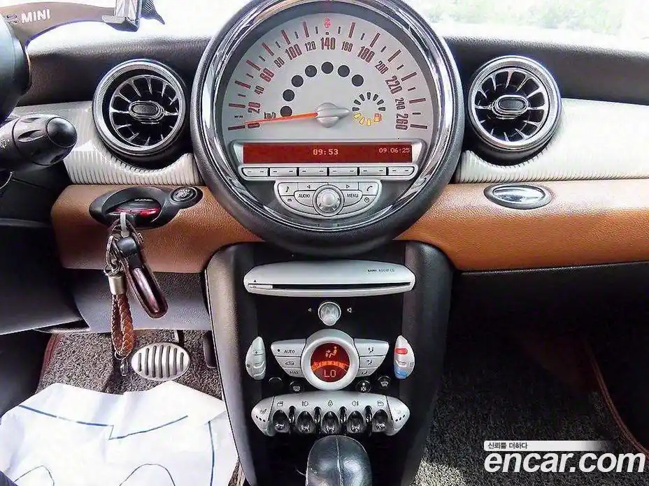 Mini Cooper 2010 1.6 Автомат в Москве № 214426, фото 12