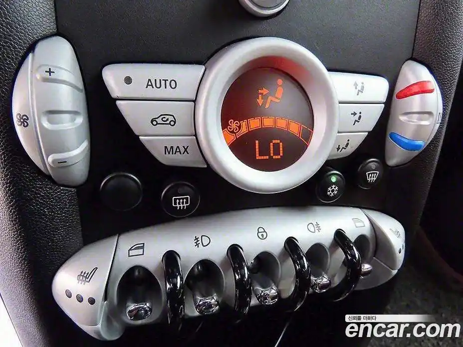 Mini Cooper 2010 1.6 Автомат в Москве № 214426, фото 13