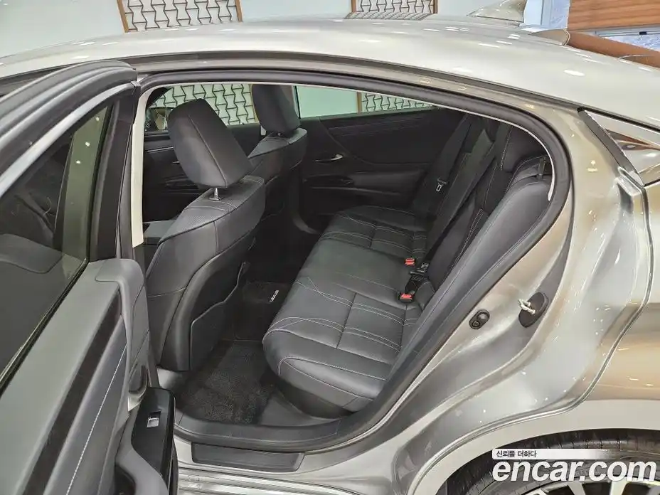 Lexus ES 2023 2.5 Вариатор в Москве № 214853, фото 11