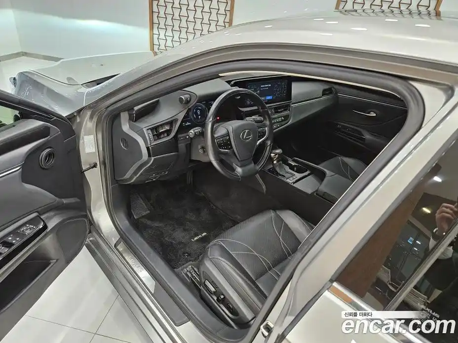 Lexus ES 2023 2.5 Вариатор в Москве № 214853, фото 13