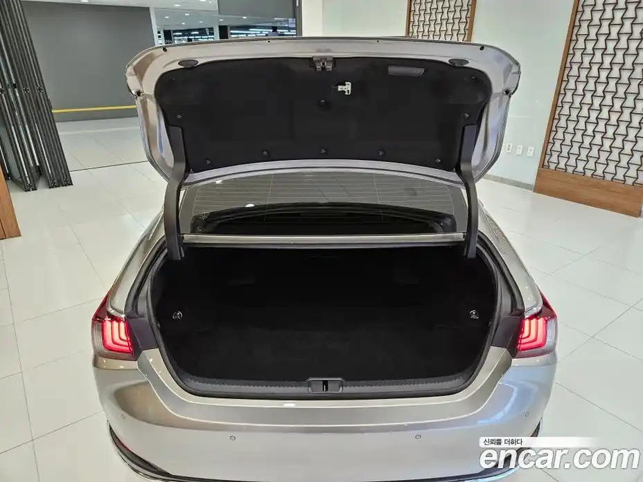 Lexus ES 2023 2.5 Вариатор в Москве № 214853, фото 15