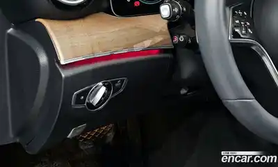 Mercedes-Benz E-Class 2022 2.0 Автомат в Москве № 224901, миниатюра 12