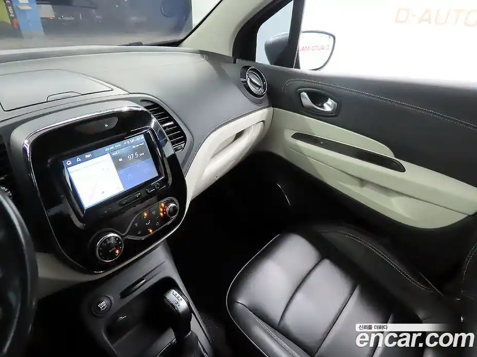 Renault QM3 2019 1.5 Автомат в Москве № 226150, фото 17