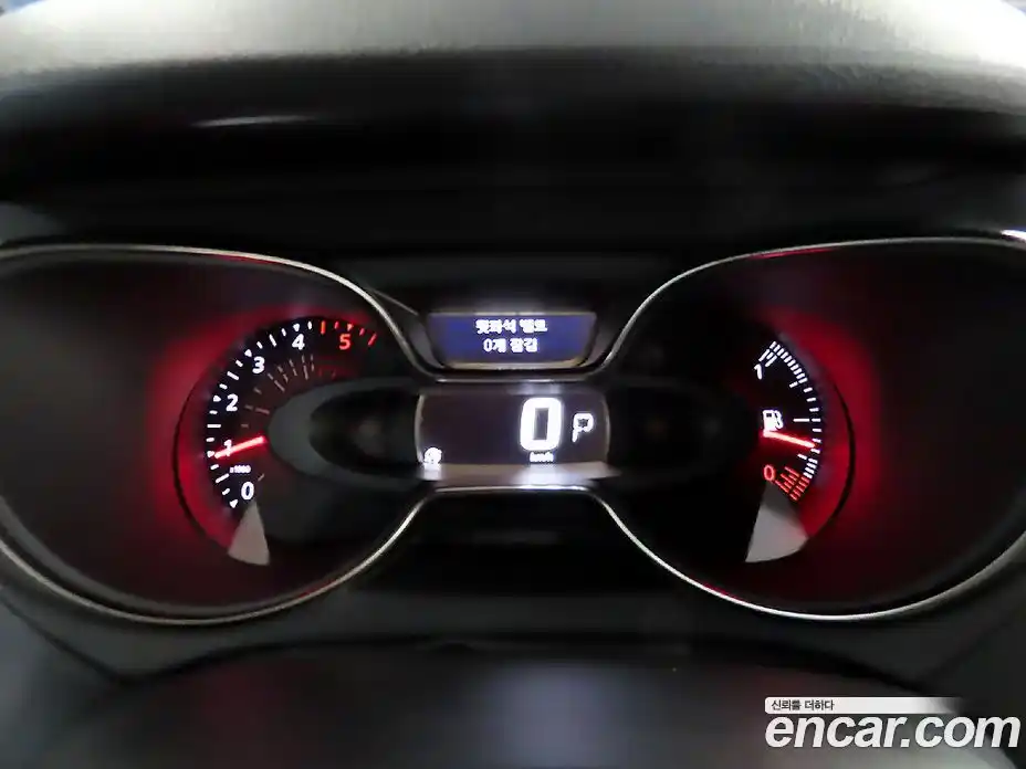 Renault QM3 2019 1.5 Автомат в Москве № 226150, фото 8