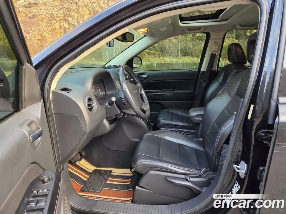 Jeep Compass 2009 2.4 Автомат в Москве № 227702, фото 17