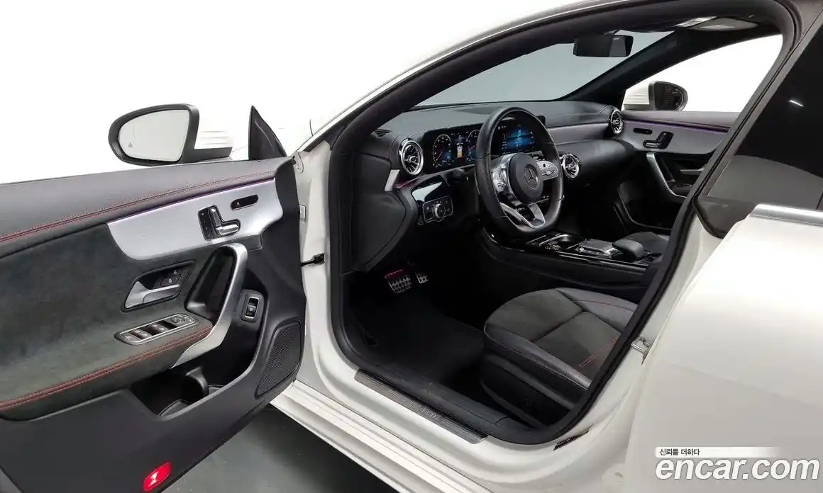 Mercedes-Benz CLA-Class 2021 2.0 Автомат в Москве № 229459, фото 15