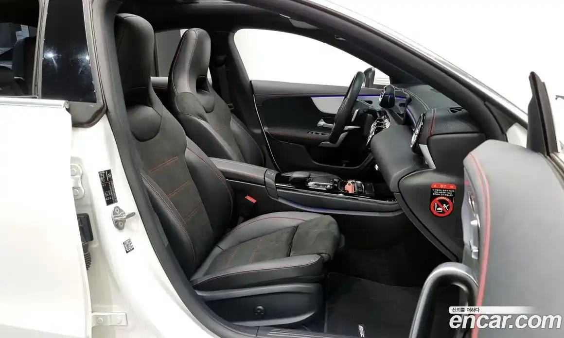 Mercedes-Benz CLA-Class 2021 2.0 Автомат в Москве № 229459, фото 4