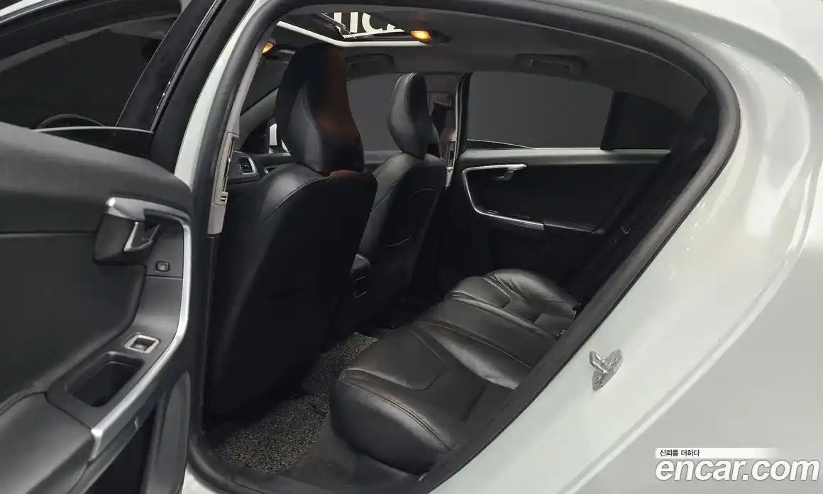 Volvo S60 2015 1.6 Автомат в Москве № 230667, фото 12