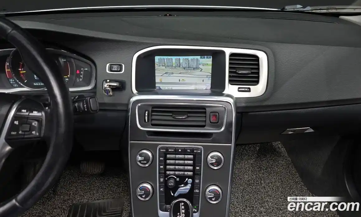 Volvo S60 2015 1.6 Автомат в Москве № 230667, фото 15