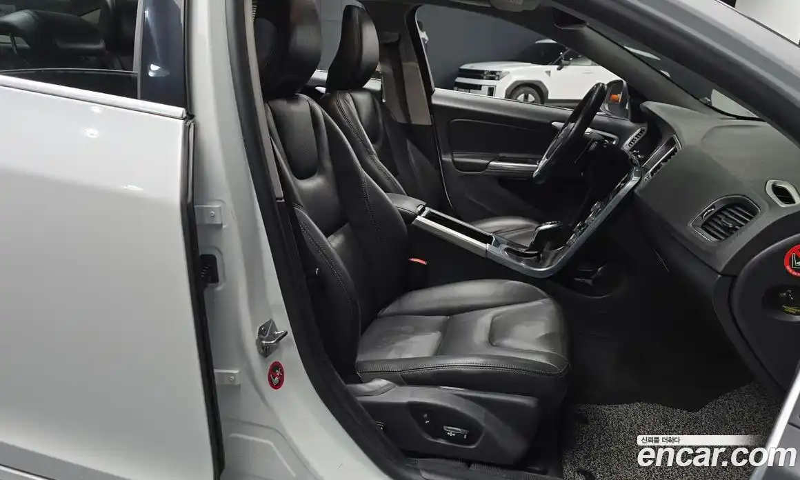 Volvo S60 2015 1.6 Автомат в Москве № 230667, фото 10