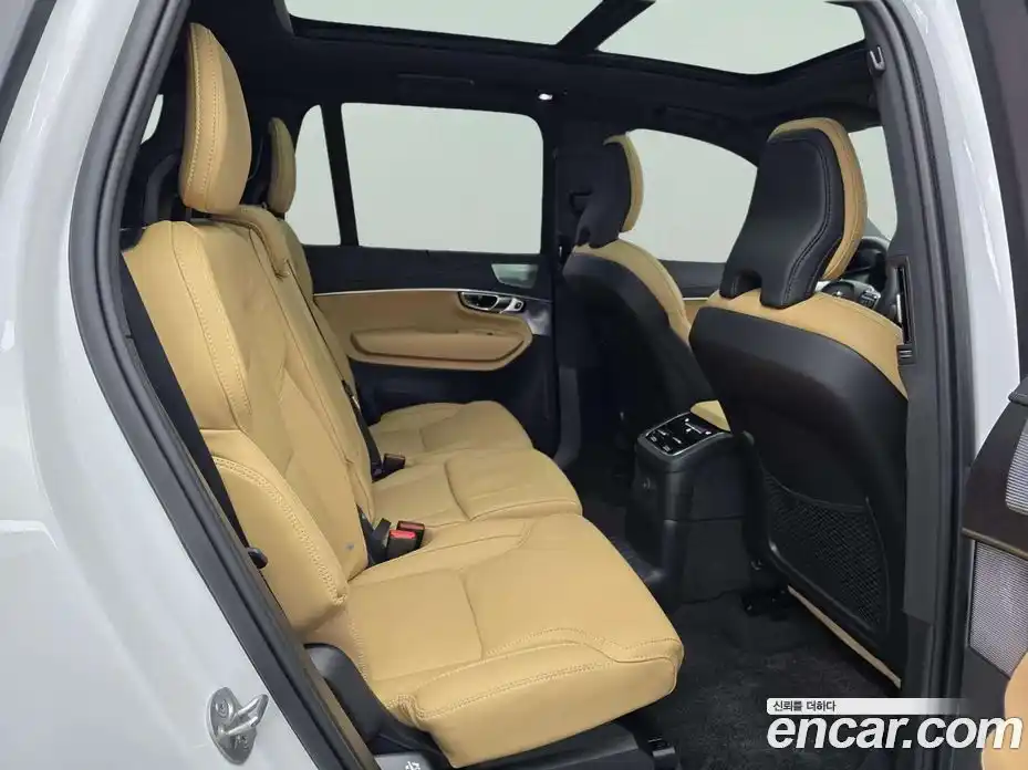 Volvo XC90 2024 2.0 Автомат в Москве № 230823, фото 11