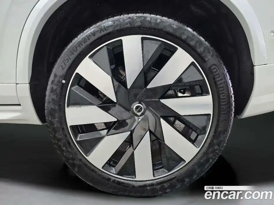 Volvo XC90 2024 2.0 Автомат в Москве № 230823, фото 5