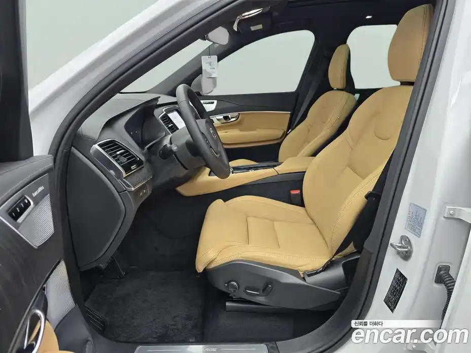 Volvo XC90 2024 2.0 Автомат в Москве № 230823, фото 10