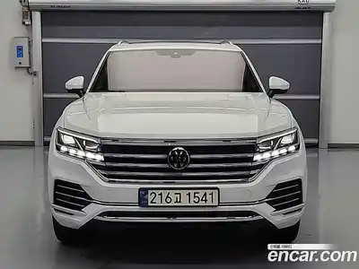Volkswagen Touareg 2023 3.0 Автомат в Москве № 232101, миниатюра 2