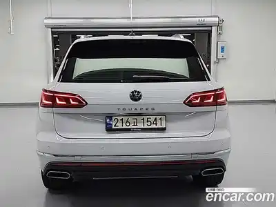 Volkswagen Touareg 2023 3.0 Автомат в Москве № 232101, миниатюра 3