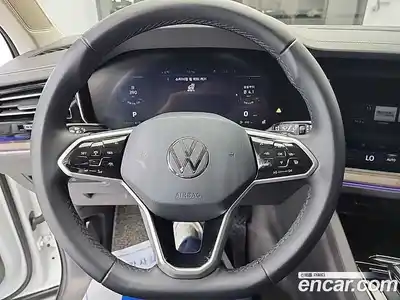Volkswagen Touareg 2023 3.0 Автомат в Москве № 232101, миниатюра 9