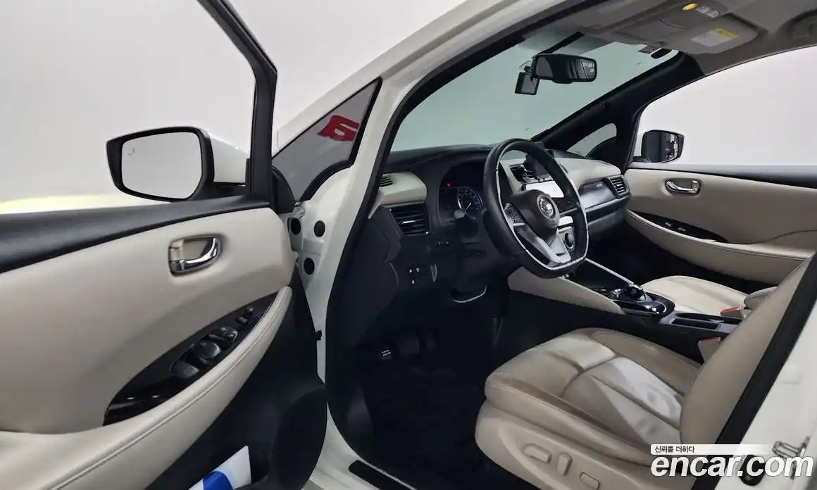 Nissan Leaf 2019 0.1 Автомат в Москве № 240226, фото 17