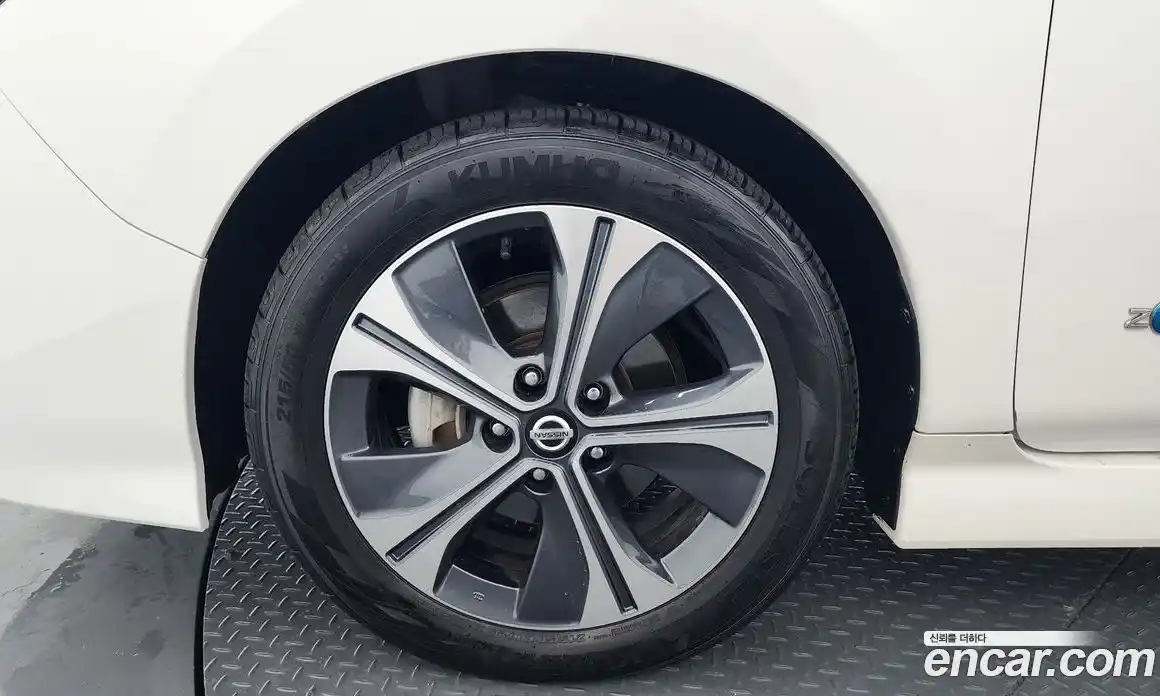 Nissan Leaf 2019 0.1 Автомат в Москве № 240226, фото 10