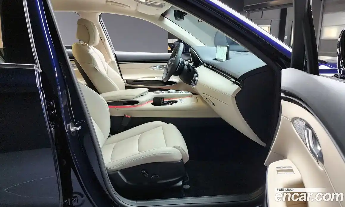 Genesis GV70 2024 2.5 Автомат в Москве № 24335, фото 12