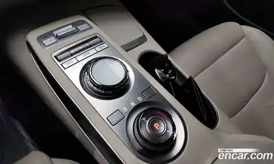 Genesis GV70 2024 2.5 Автомат в Москве № 24335, миниатюра 3