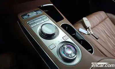 Genesis GV70 2023 2.2 Автомат в Москве № 24664, миниатюра 2