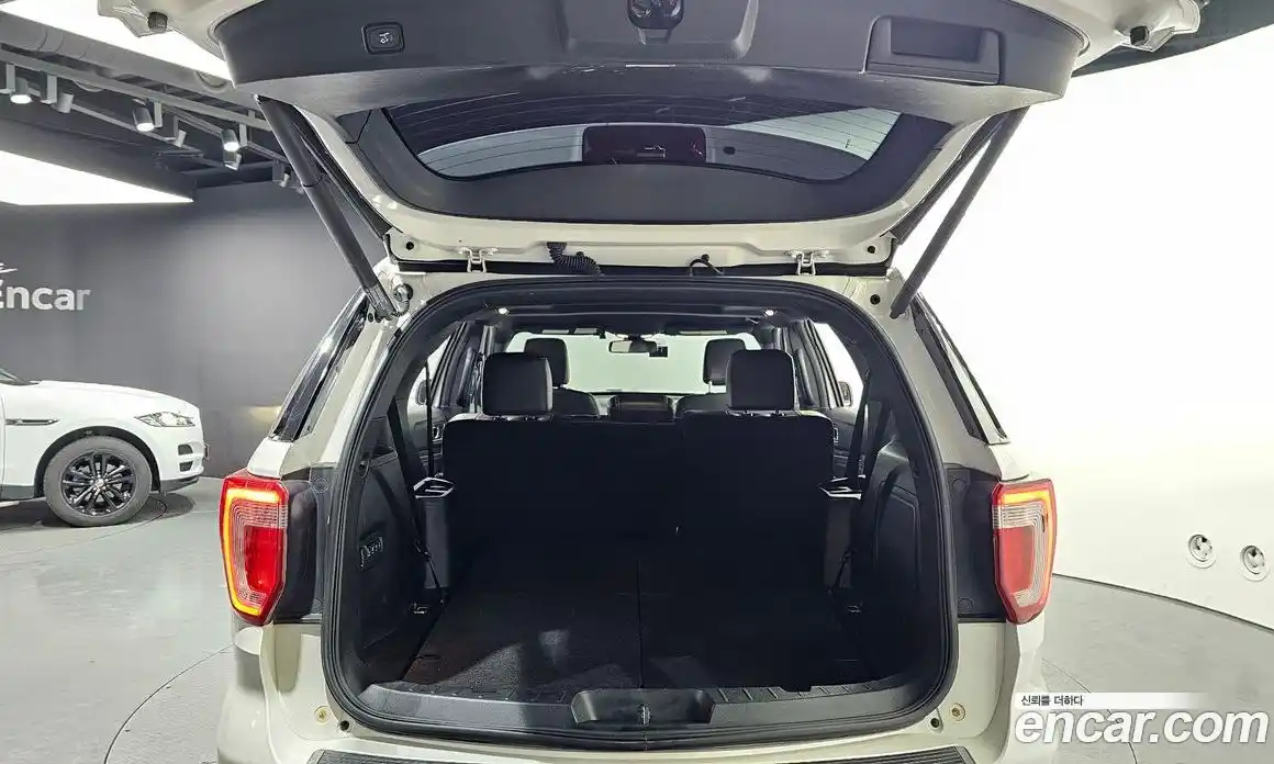 Ford Explorer 2018 2.3 Автомат в Москве № 255566, фото 18