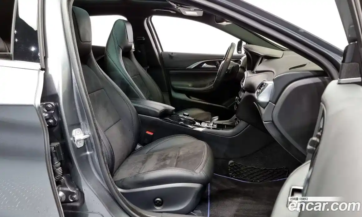 Infiniti Q30 2017 2.0 Автомат в Москве № 256123, фото 11