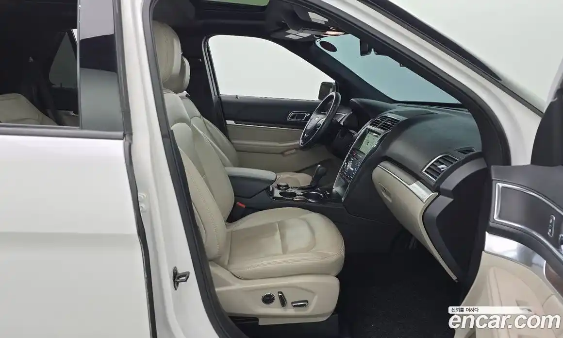 Ford Explorer 2018 2.3 Автомат в Москве № 280930, фото 18